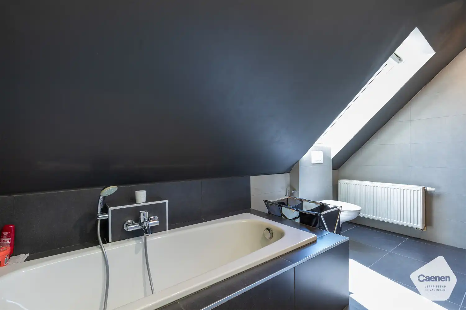 Stijlvol en energiezuinig huis met 3 slaapkamers en mooie tuin met uitzichten in Ruddervoorde foto 15