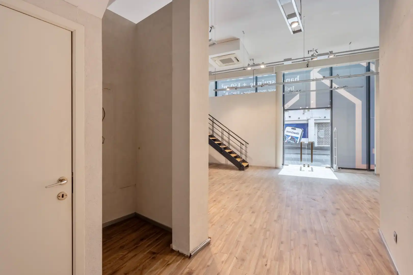 Handelspand, 150m², met 1-slaapkamerappartement op topligging in het centrum  foto 7