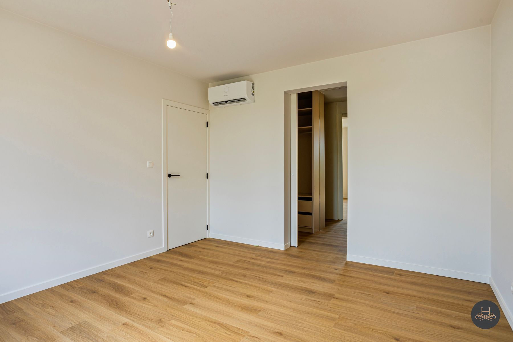 Hoogwaardig afgewerkte nieuwbouw villa met open zicht foto 18