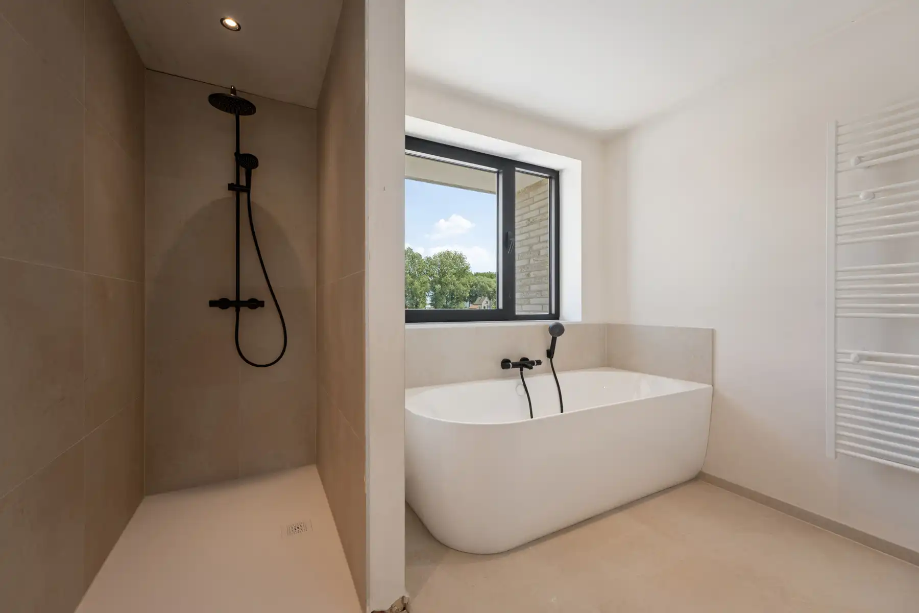 Tijdloze, halfopen nieuwbouwwoning foto 5