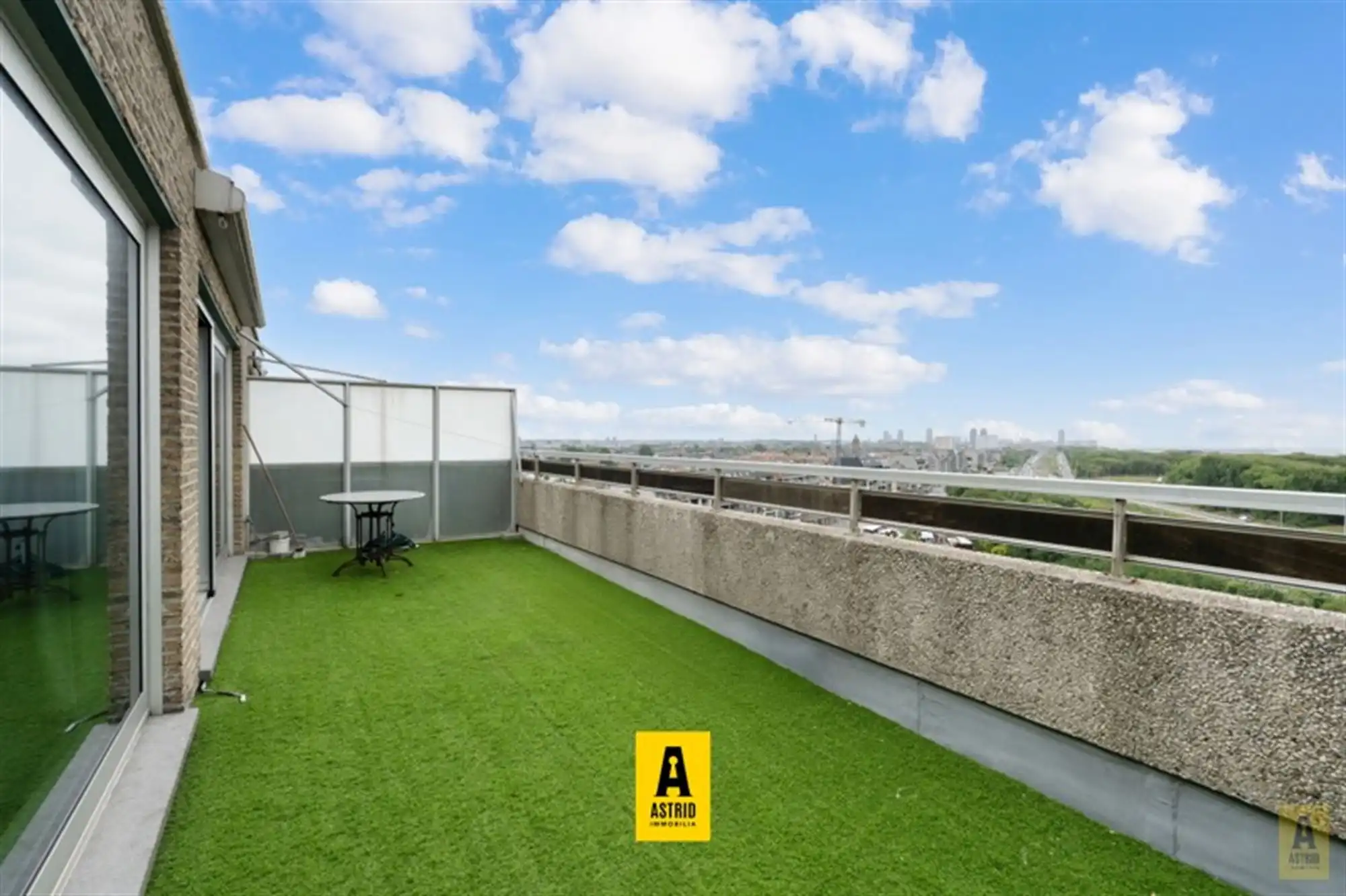 Uitzonderlijk aanbod! Duplexappartement op topligging met open zeezichten en riant zonne(dak)terras! foto 2