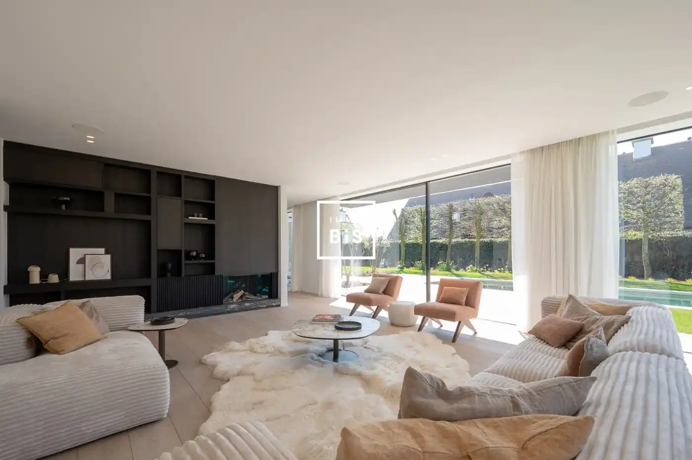 Zeer luxueuze alleenstaande nieuwbouwvilla met zwembad, grote kelder en garage foto 5