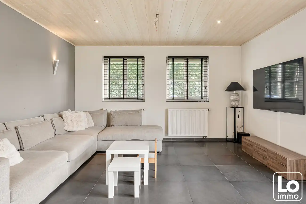 Instap klare ruime open woning met inpandige garage en een zuid georiënteerde tuin op een toplocatie nabij het centrum van Lochristi! foto 6