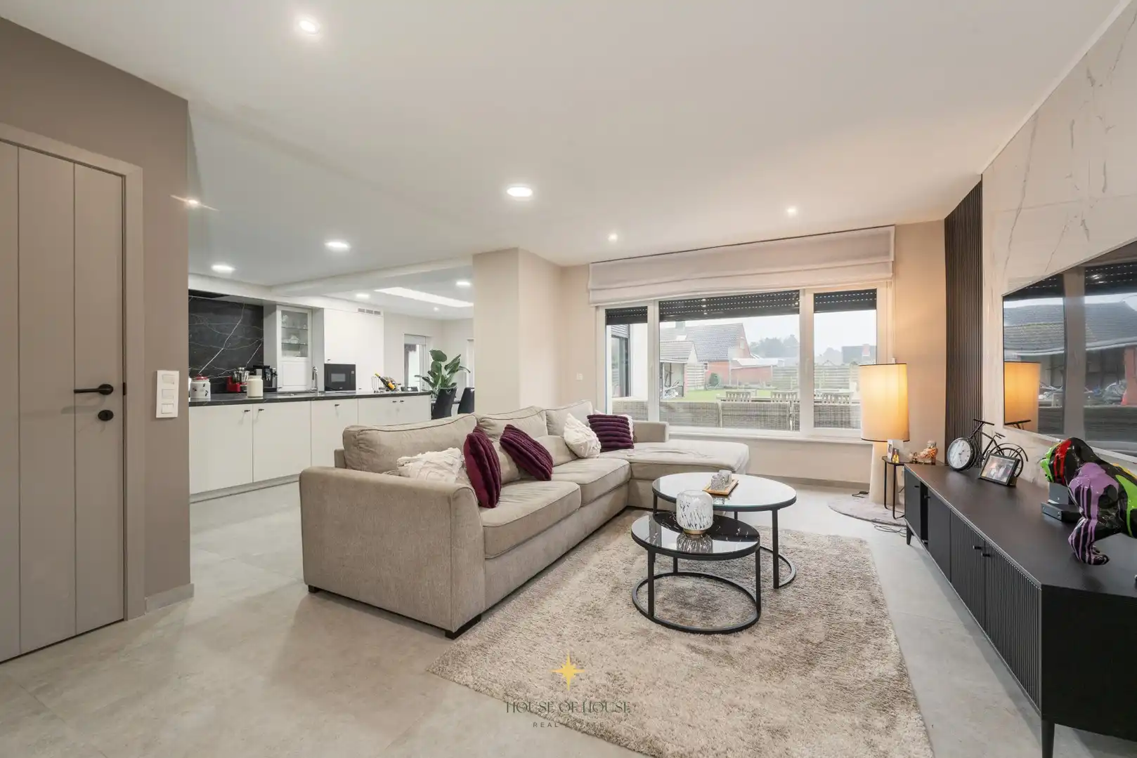 Instapklare, gerenoveerde woning in een rustige buurt met grote zonnige tuin foto 2