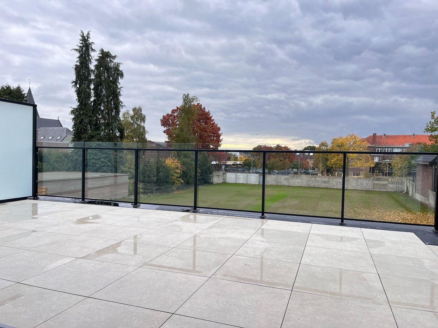 Nieuwbouw appartement met twee slaapkamers en ruim terras foto 10