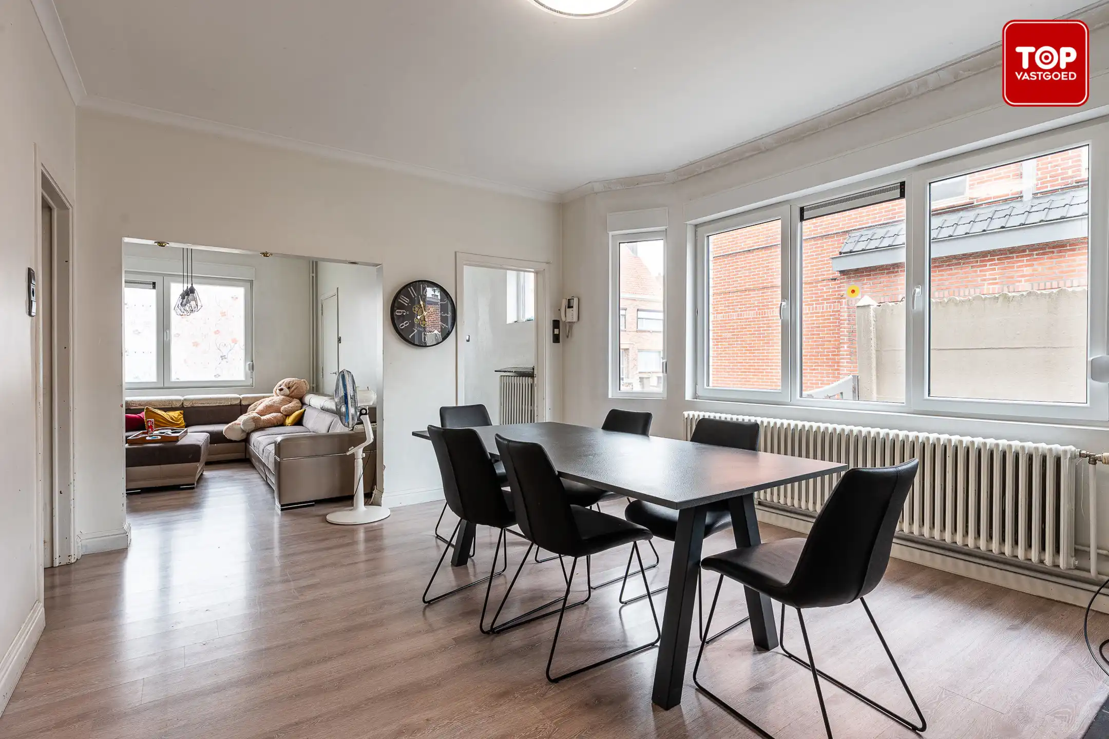 Instapklare halfopen woning in een gezinsvriendelijke buurt. foto 5