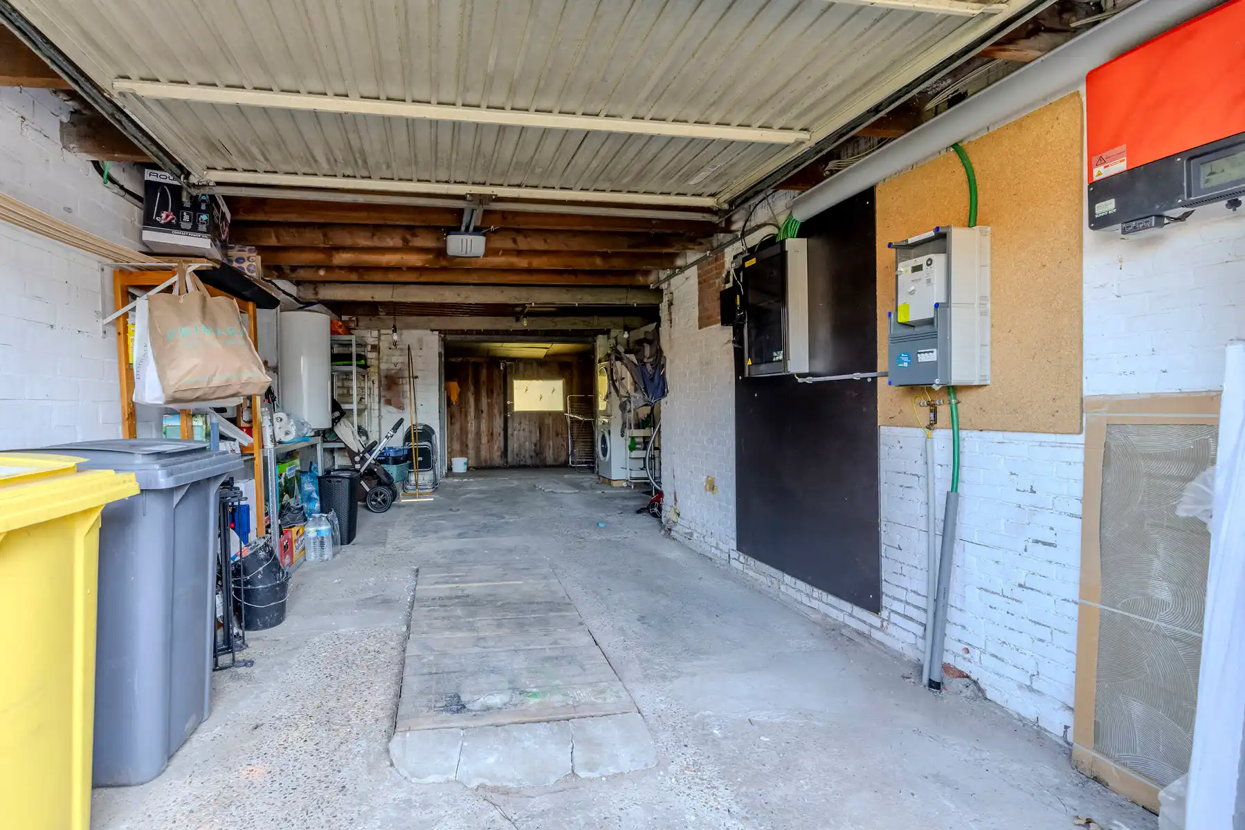 Gezinswoning  voorzien van zonnepanelen op ca. 873 m² grond.  foto 18