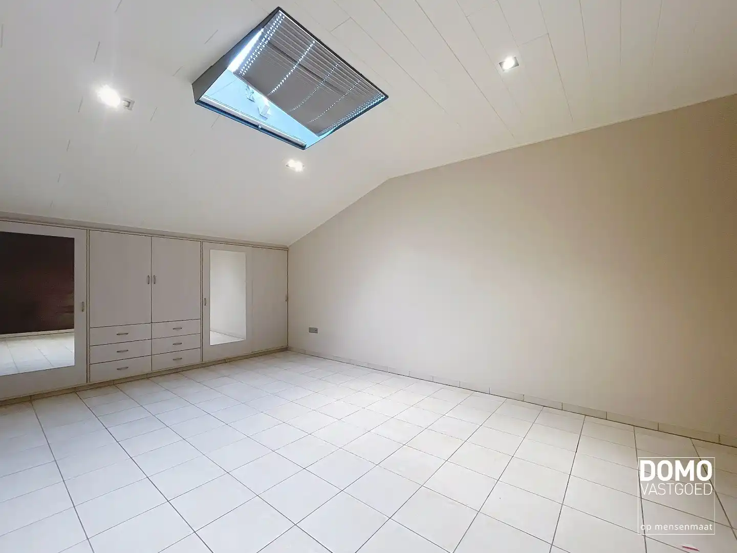 RUIM APPARTEMENT VAN 180 M² MET 2 SLAAPKAMERS, RUIME LEEFRUIMTE EN EPC B TE HERK-DE-STAD foto 11