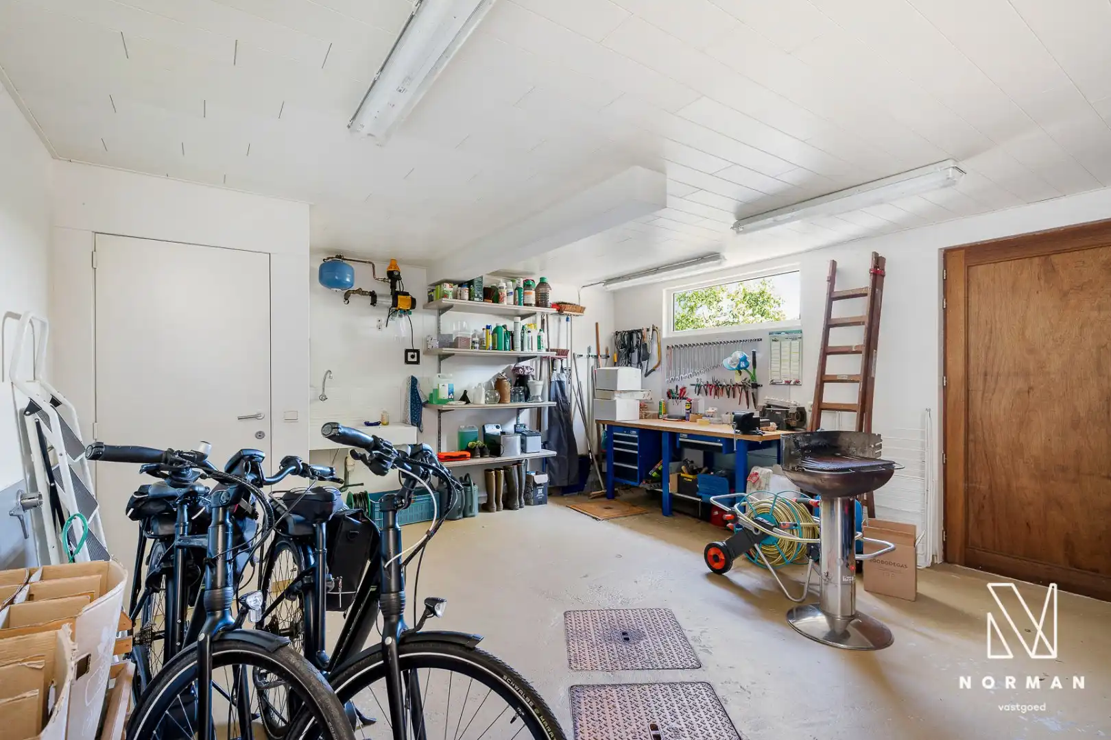 Unieke eigendom op veel grond met 4 kamers, 2 badkamers, dubbele garage, landelijk verzicht,... foto 28