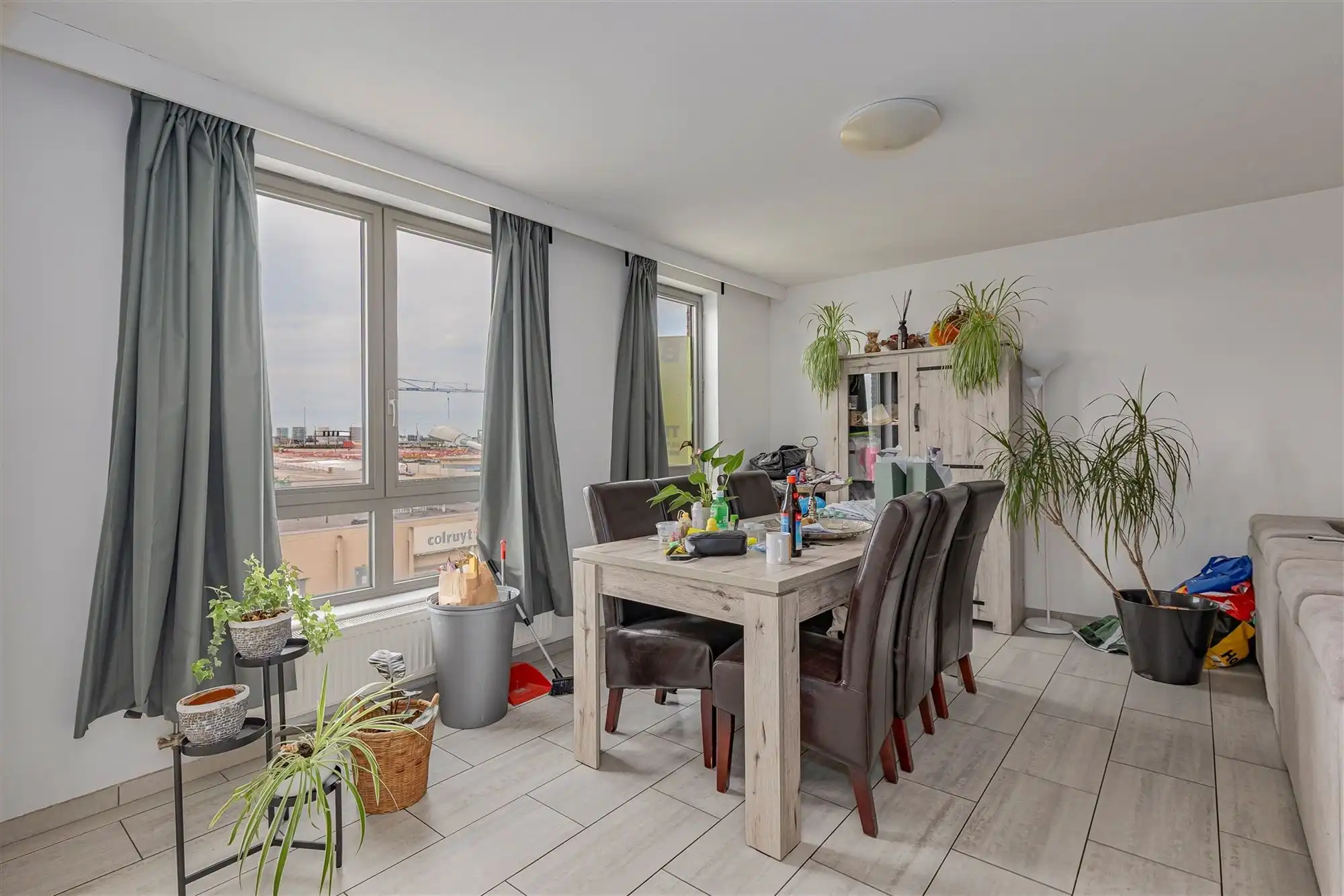 Lichtrijk appartement met 2 slaapkamers + terras te koop in Merksem foto 4