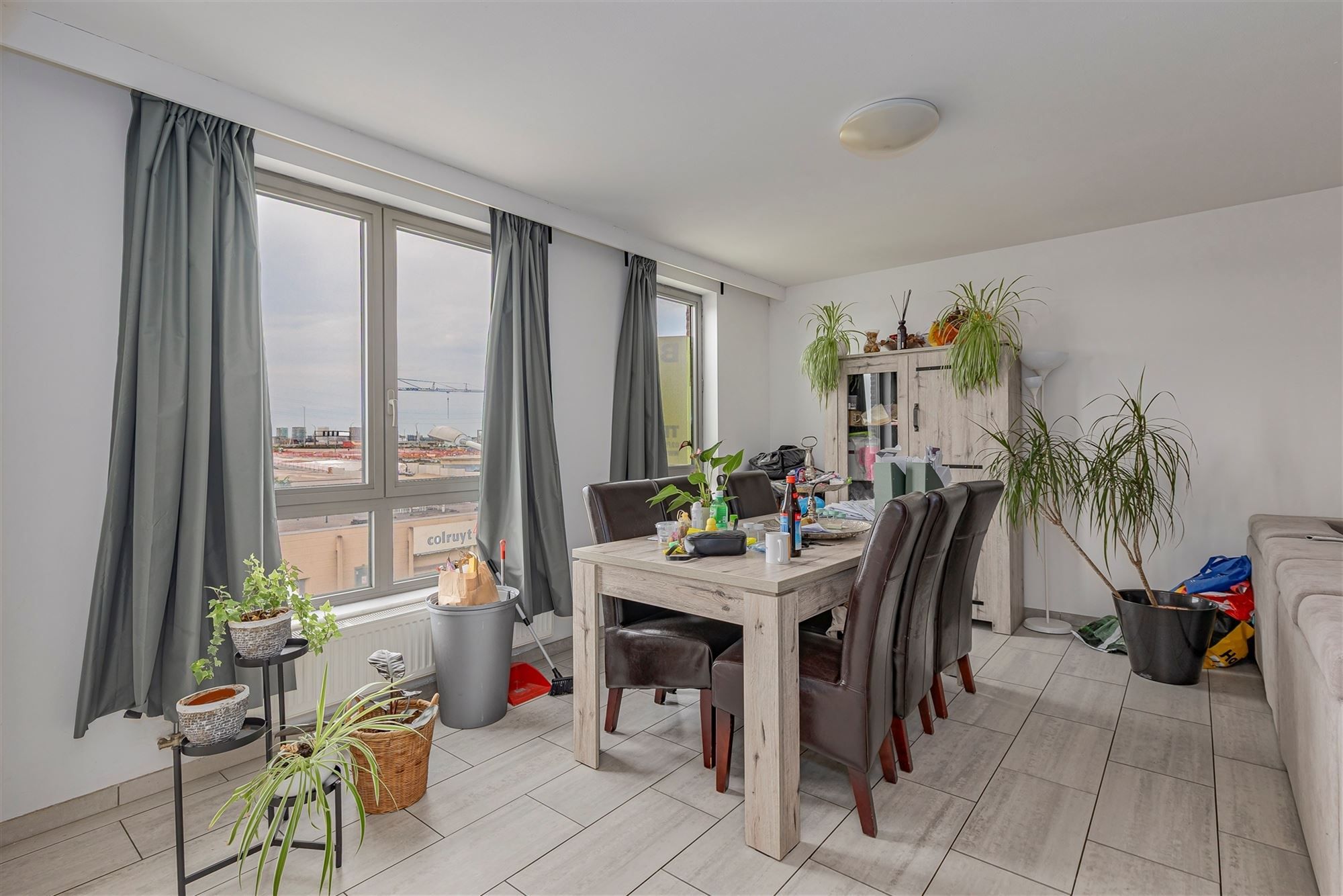 Lichtrijk appartement met 2 slaapkamers + terras te koop in Merksem foto 4