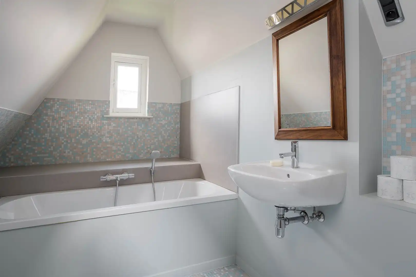 Monumentaal herenhuis aan de Brugse Reien foto 36