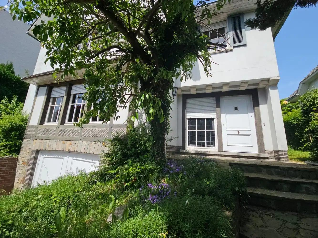 Charmante, te renoveren villa op gunstige locatie foto 4