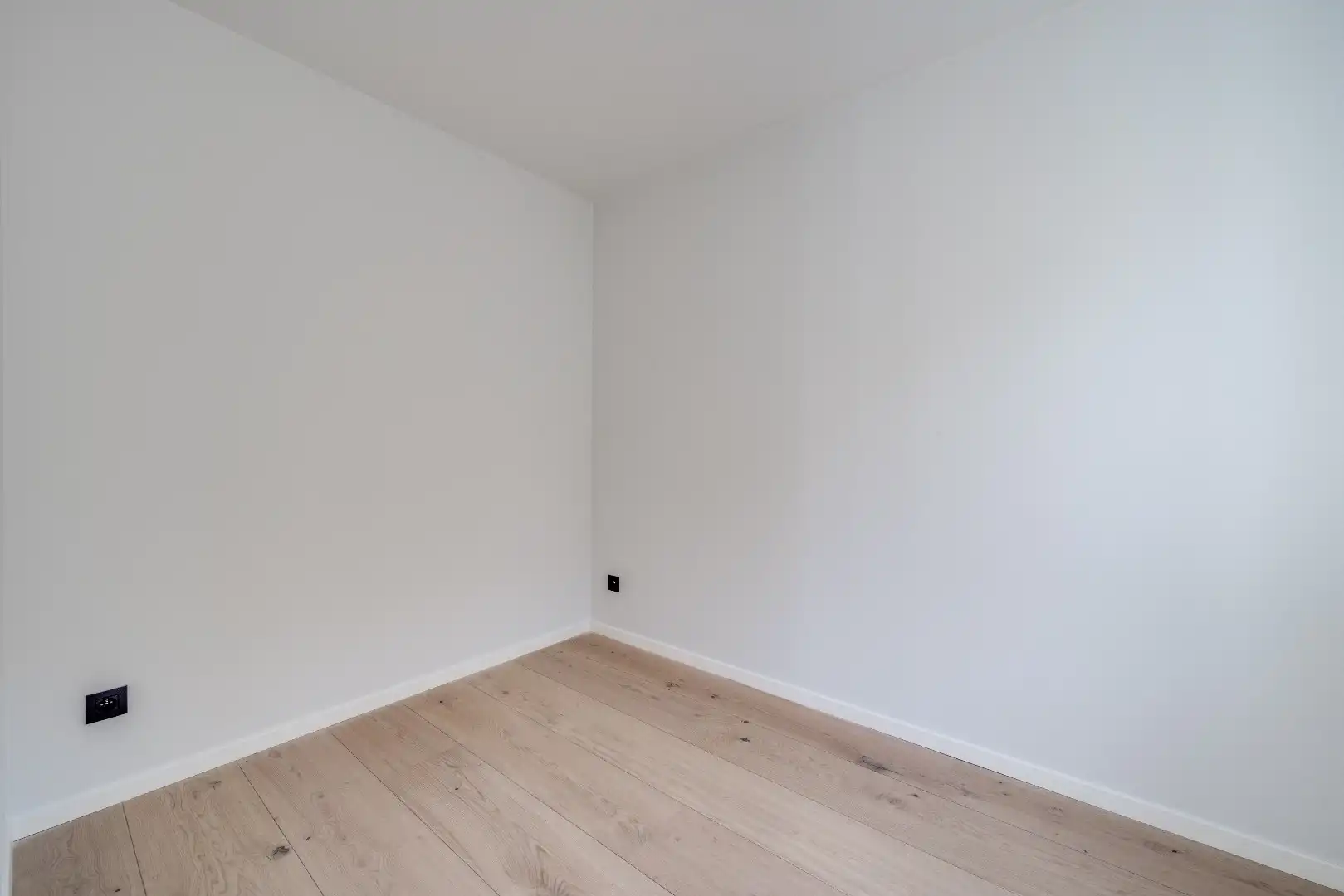 Prachtig 2 slaapkamer appartement in hartje Kortrijk foto 8