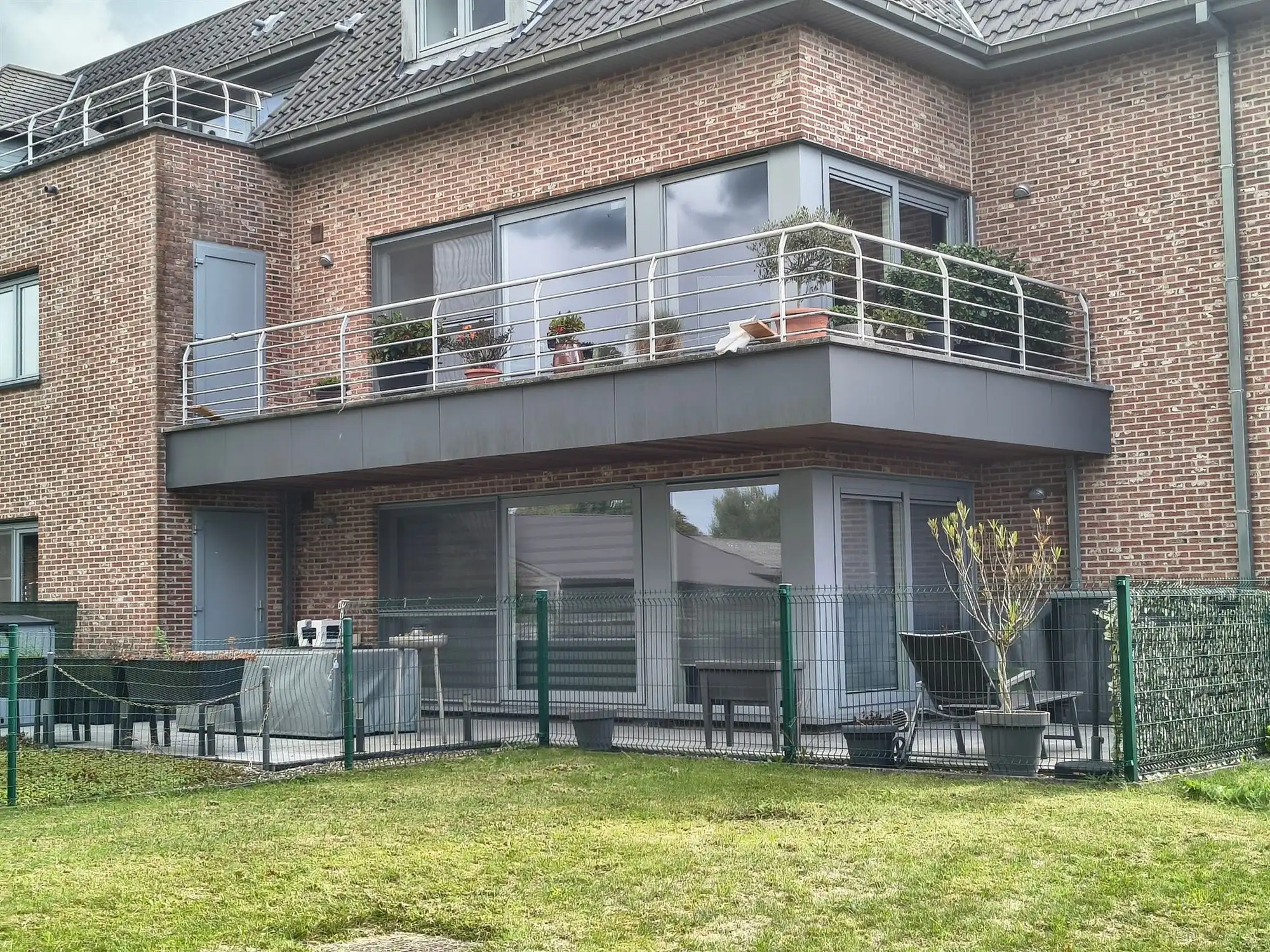 Appartement - Gelijkvloers - met 2 slaapkamers, groot terras en ondergrondse autostaanplaats foto 19