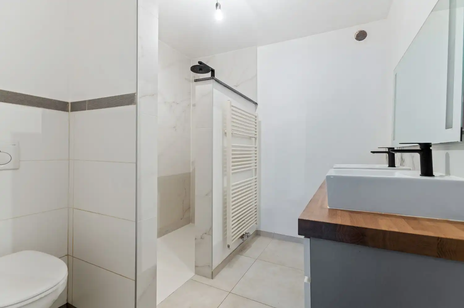 Ruim gelijkvloersappartement met 2 slpk en terras foto 10