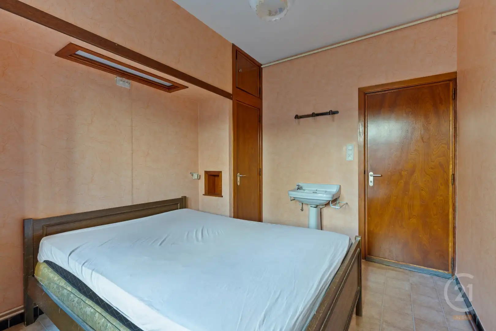 Te Renoveren Appartement in Westende – 3 Slaapkamers foto 17