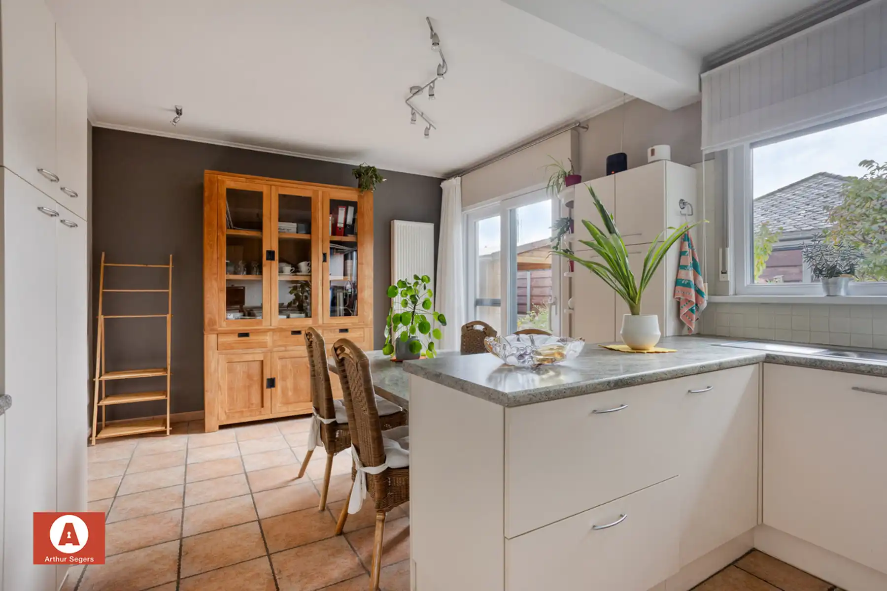 IN OPTIE - Rustig gelegen, instapklare en perfect onderhouden Bungalow. foto 12