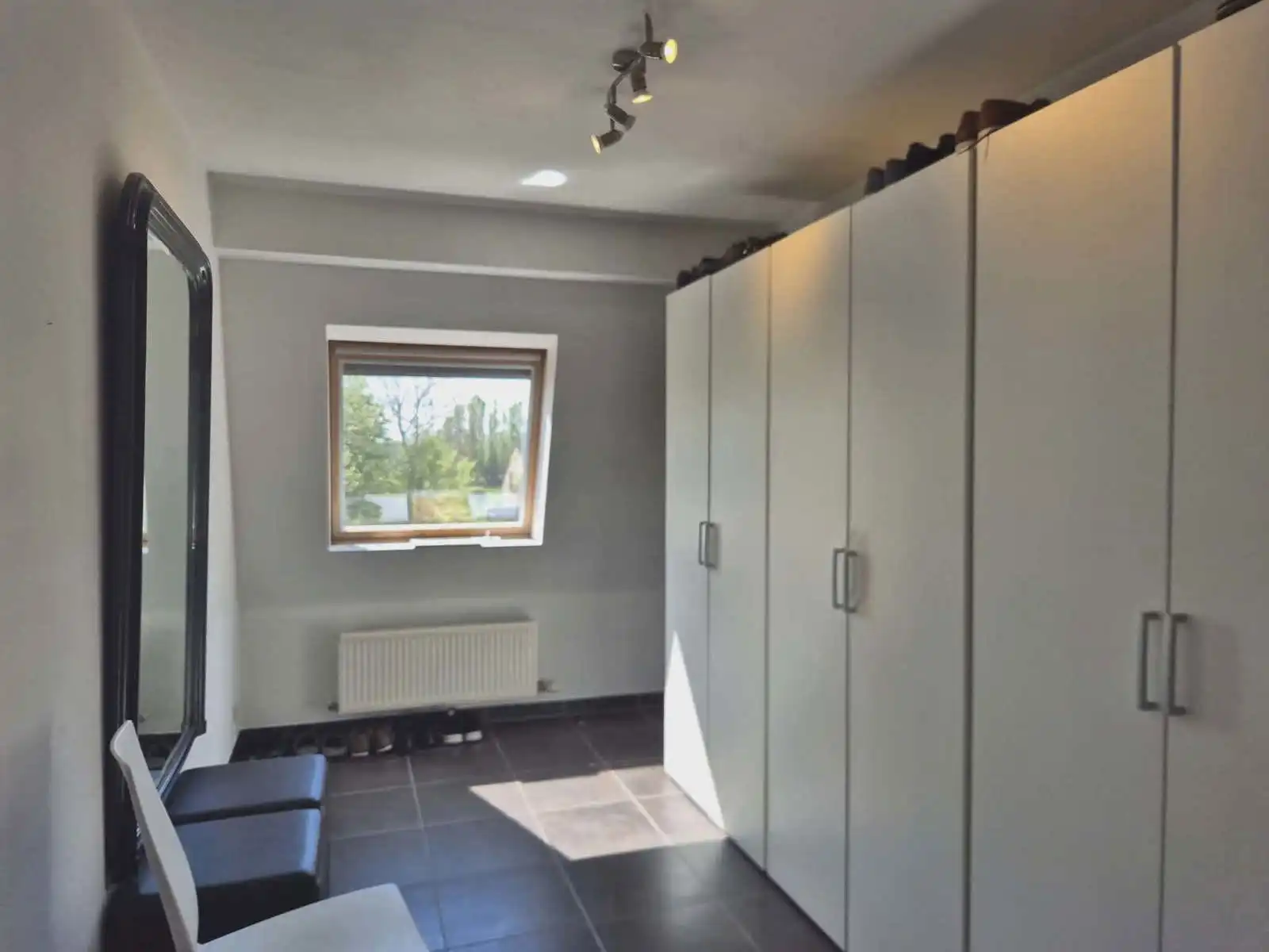 Prachtig dakappartement met 2 slaapkamers en garage foto 11