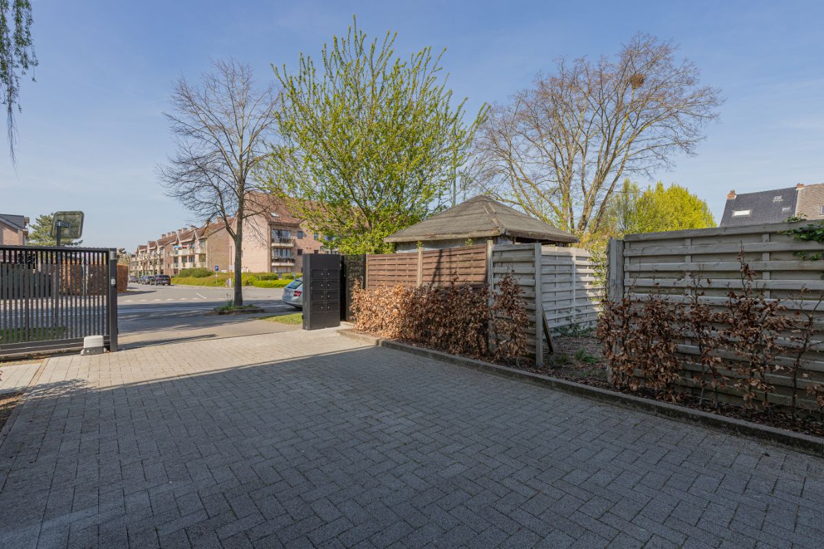 Ruime renovatiewoning met tuin foto 17