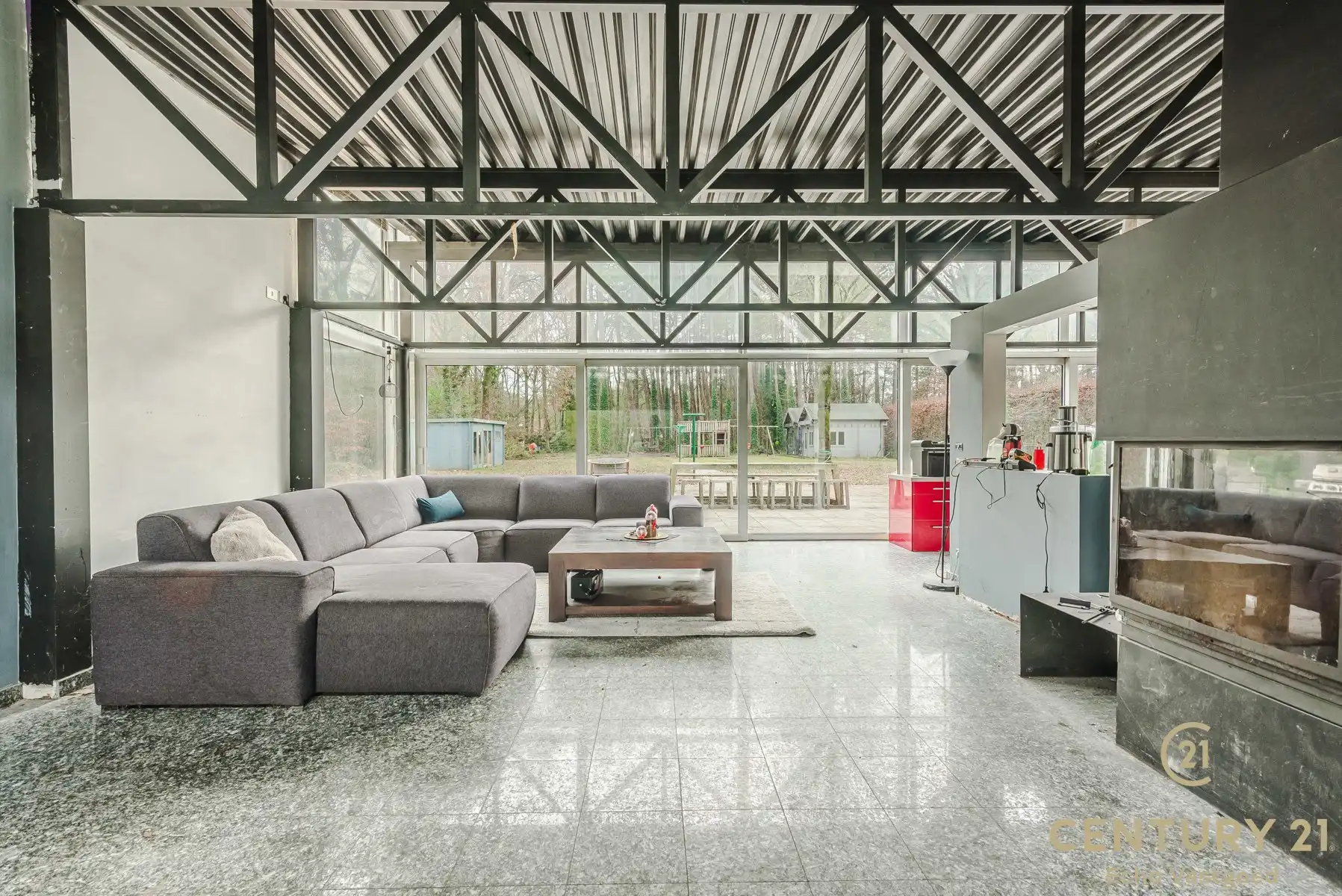 Unieke te renoveren villa in villawijk “De Lint” foto 16