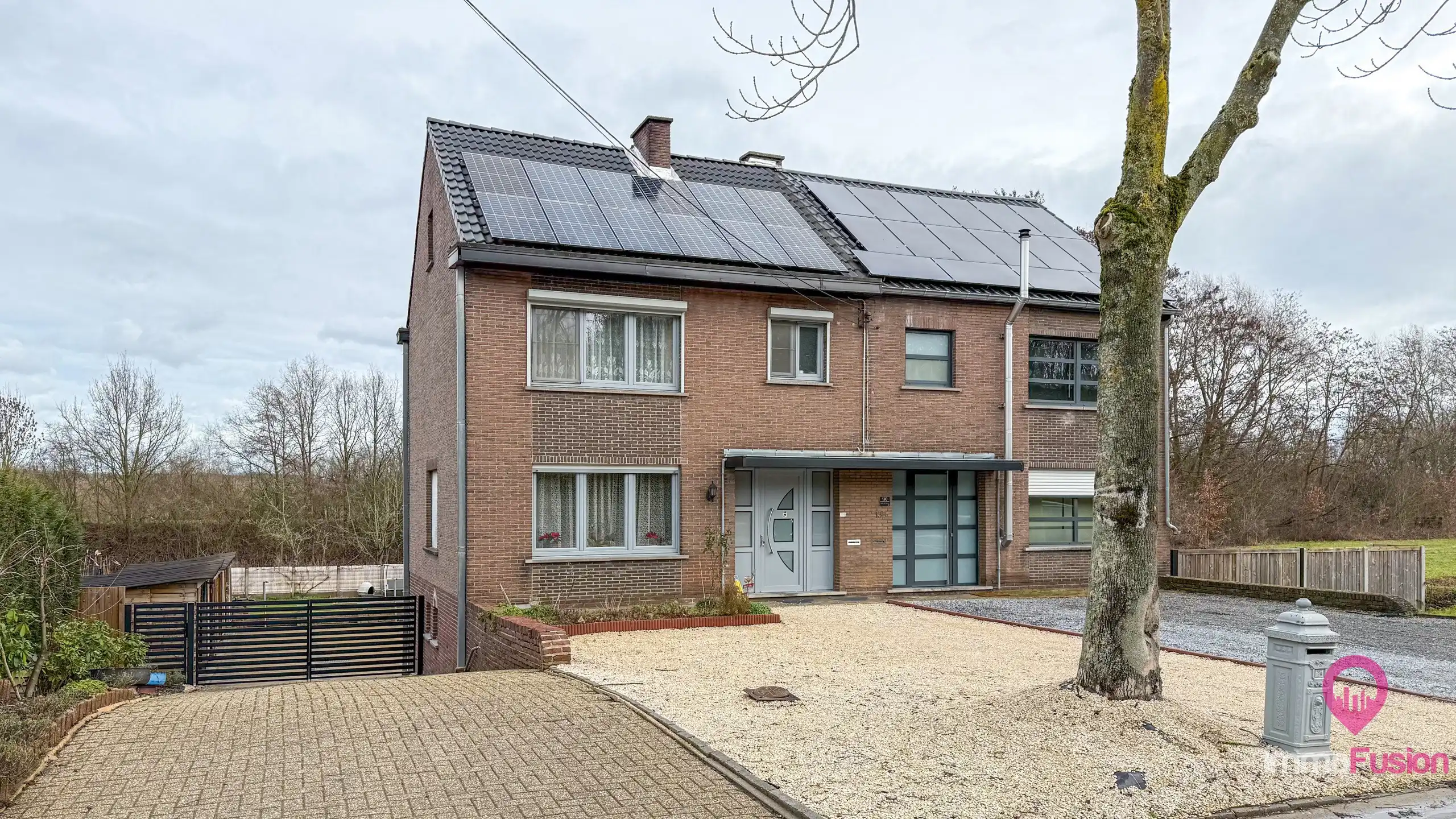 Hoofdfoto van de publicatie: Instapklare woning met grote tuin dichtbij autostrade!