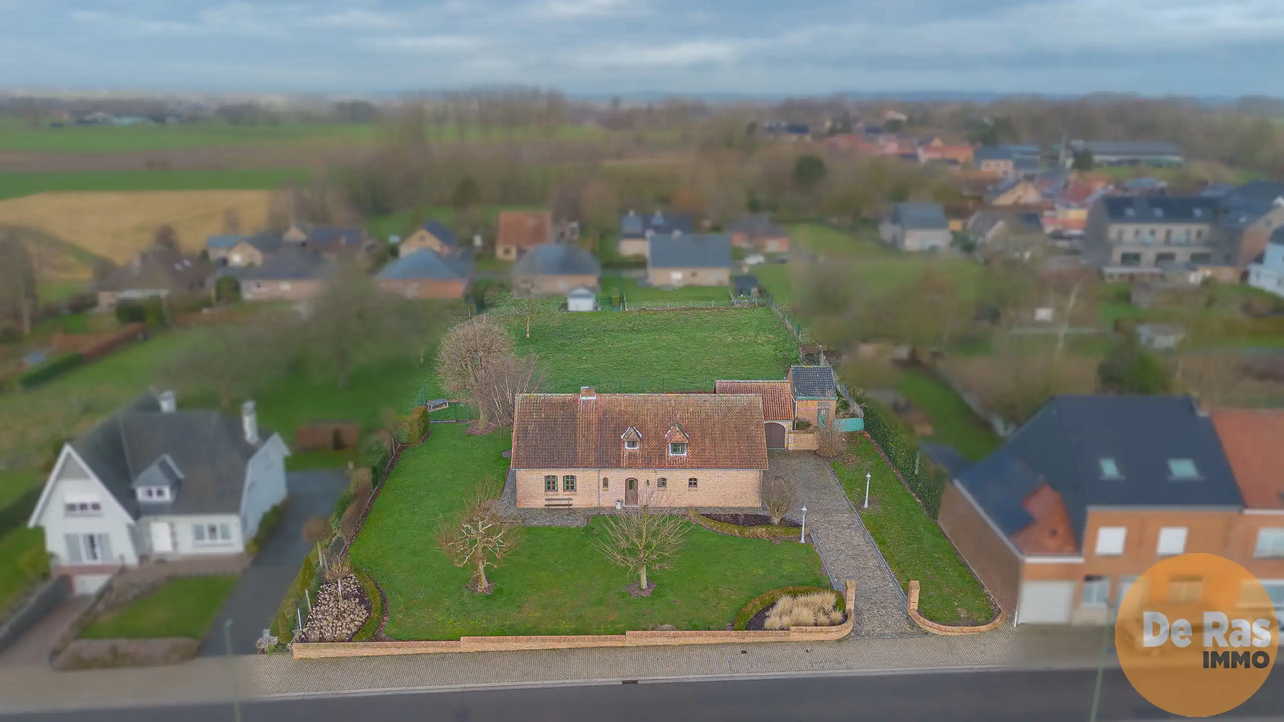 Hoofdfoto van de publicatie: PAJOTTEGEM - landelijke woning op 30a 