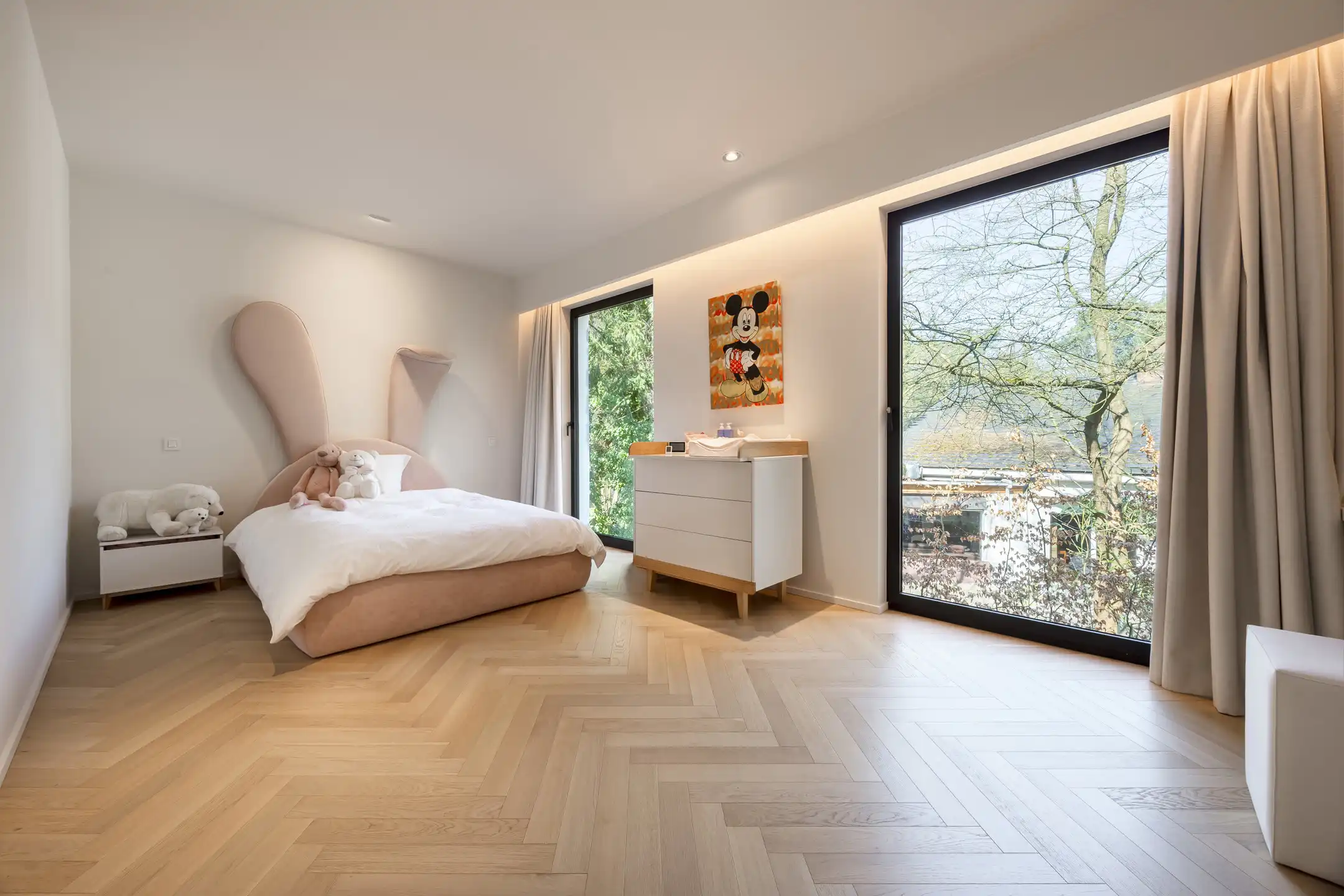 Exclusieve moderne villa met panoramisch zicht op groen foto 32