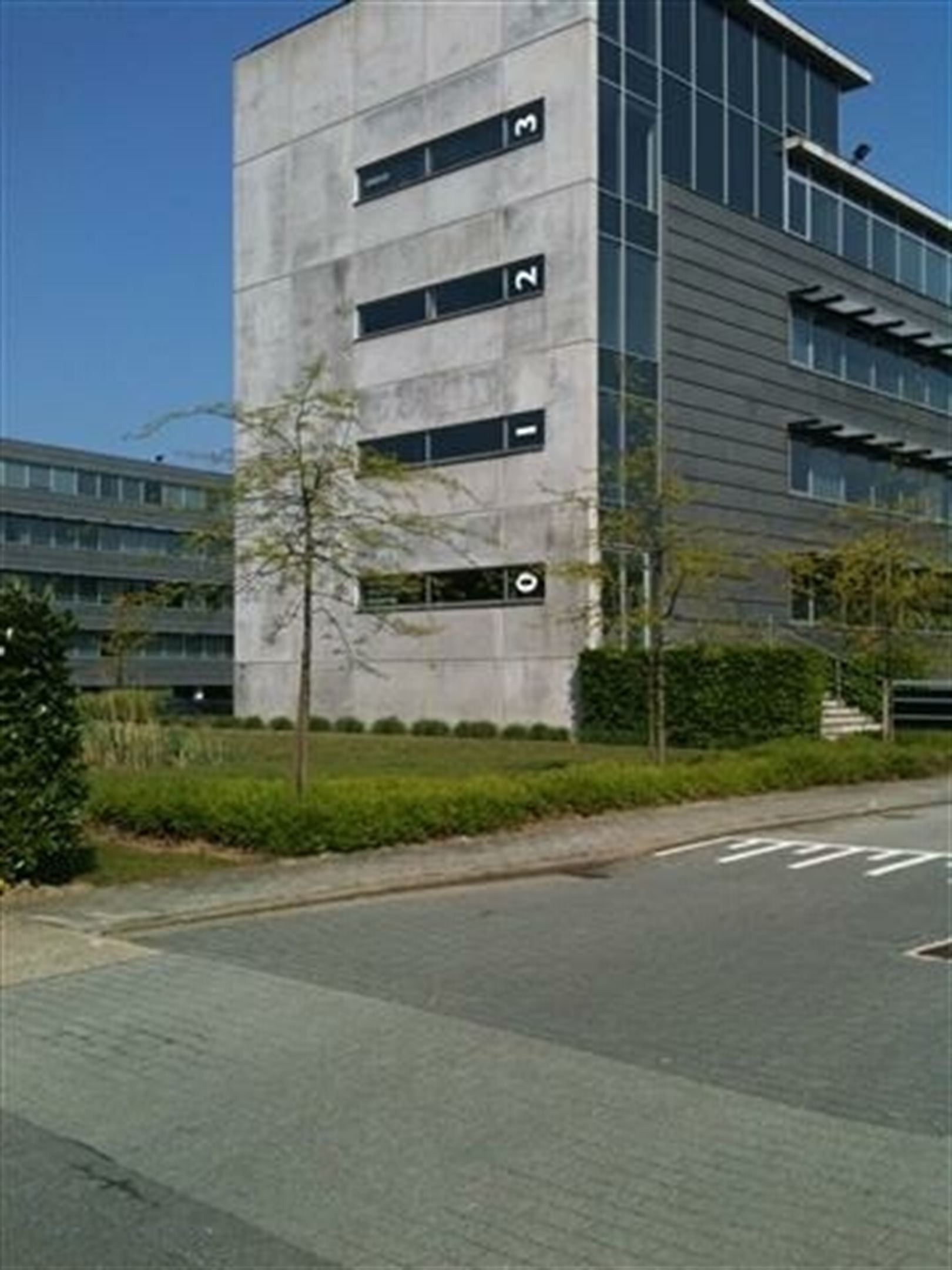 Kantoren te huur in Zenith Business Park foto 4