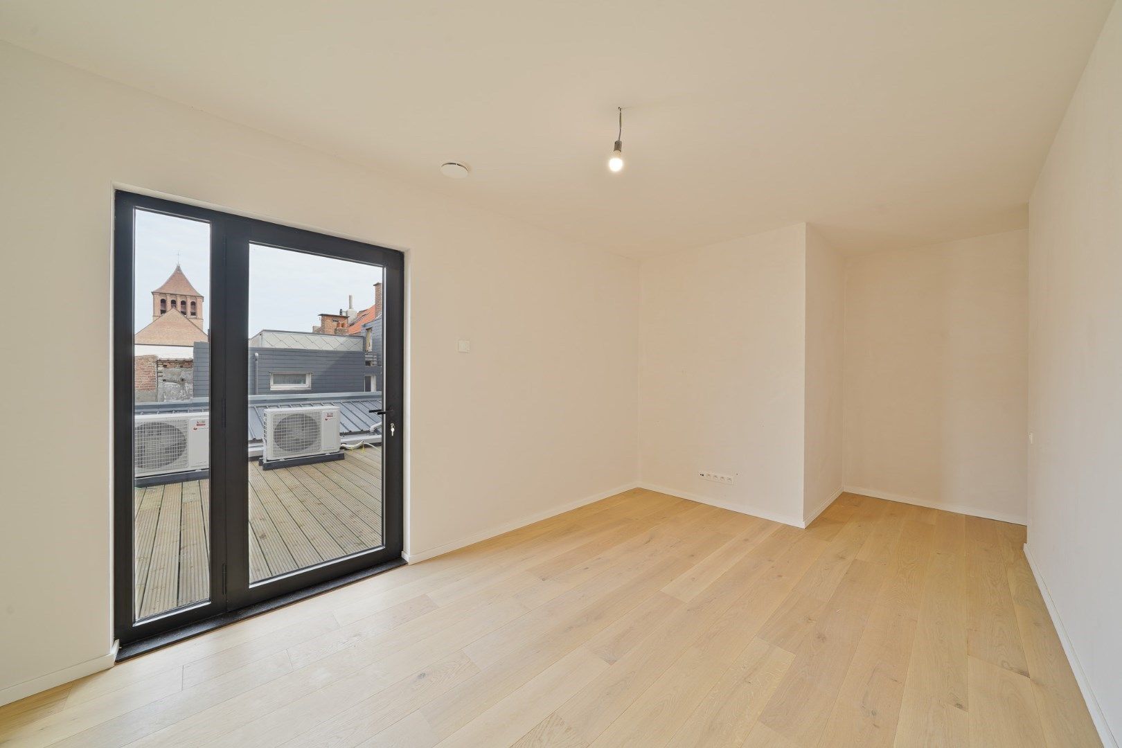 Nieuw 1-slaapkamerappartement met parking! foto 6