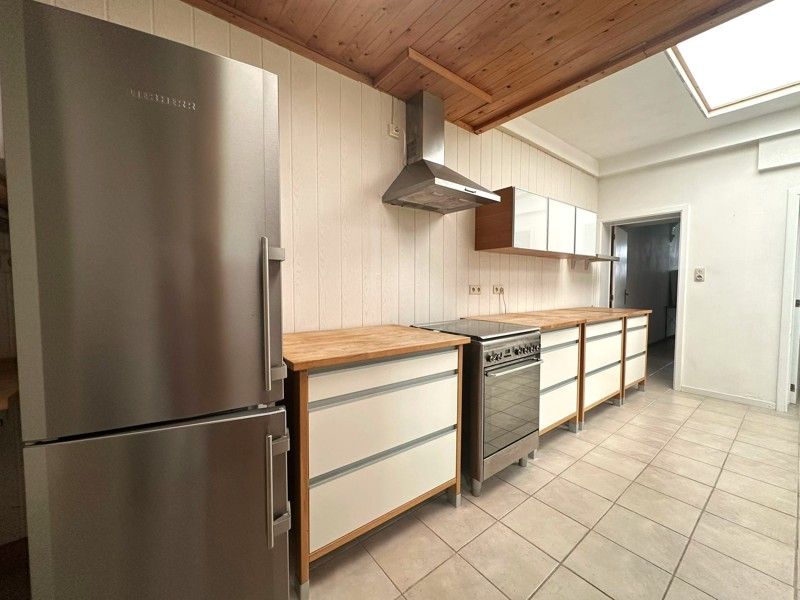 Gezinswoning met 3 slaapkamers in hartje Sint-Andries! foto 4