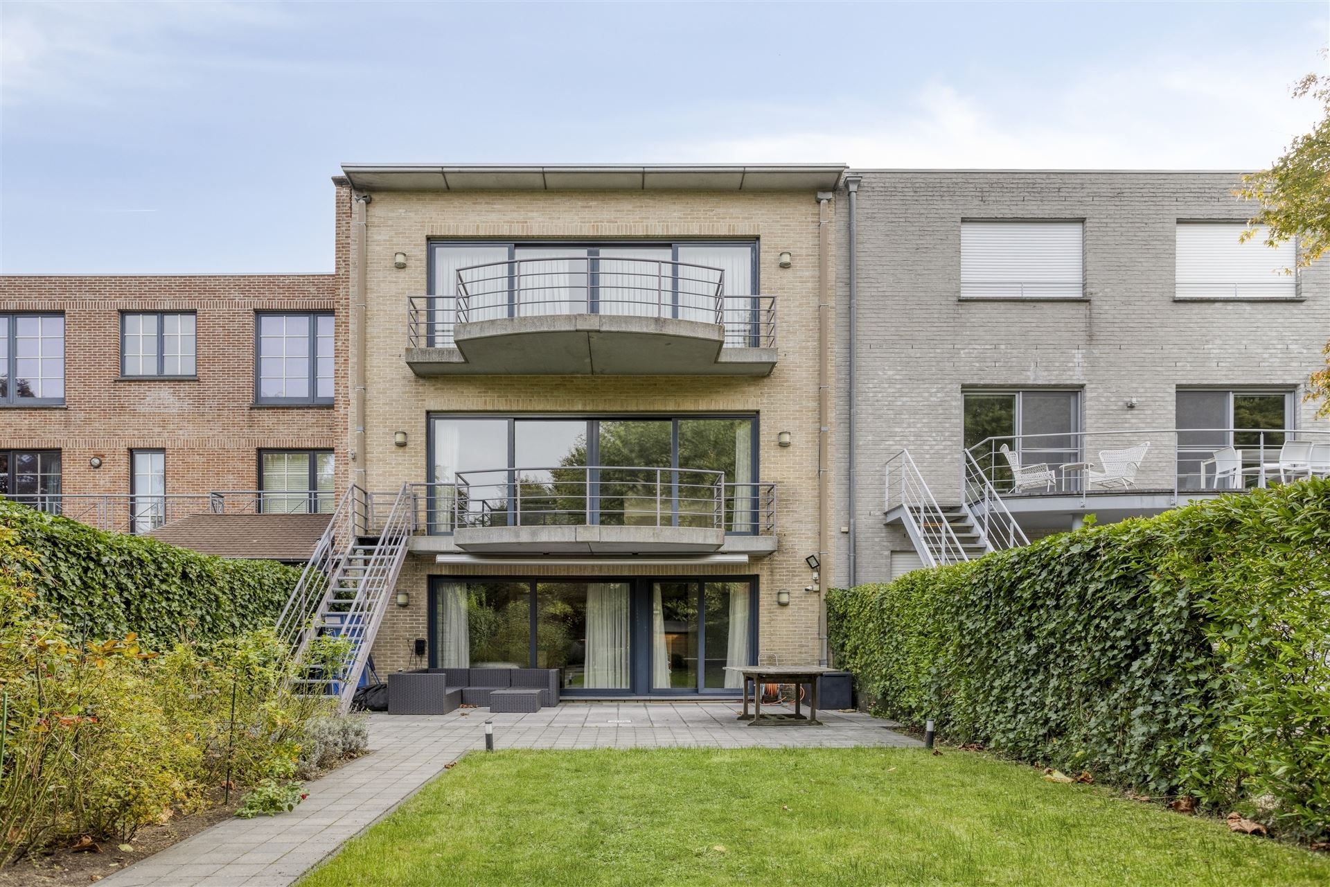 Exclusieve, ruime gezinswoning  foto {{pictureIndex}}