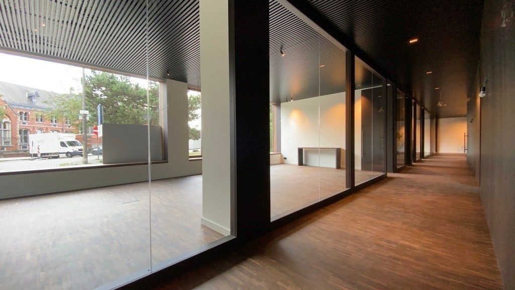 Instapklaar gelijkvloers kantoor te huur aan Bijlokesite te Gent foto 4