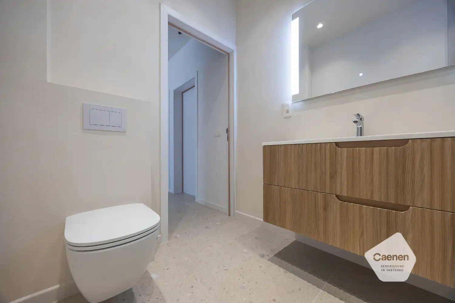 Gerenoveerd appartement te Mariakerke foto 12