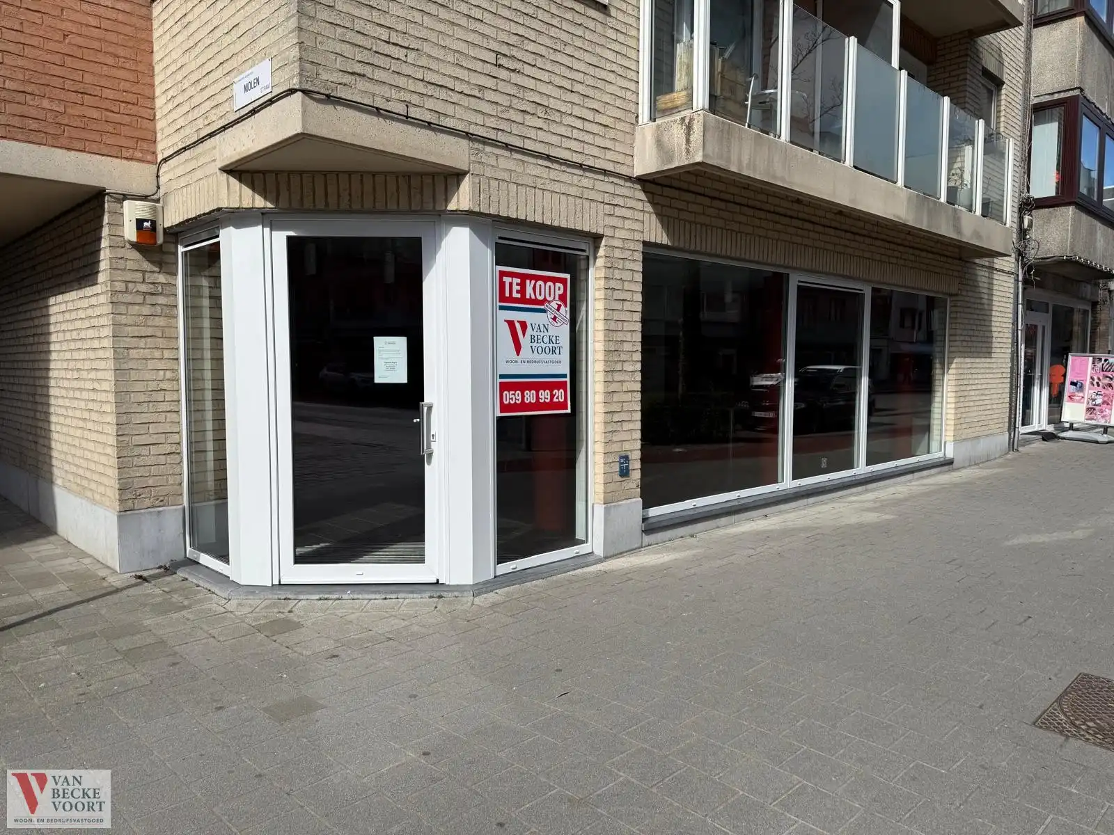 Handelsgelijkvloers 75m² foto 2