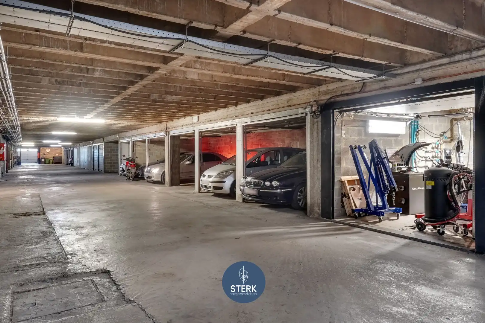 APPARTEMENT MET VERHUURDE STUDIO + 2 GARAGES IN HET CENTRUM VAN LANAKEN !  foto 25