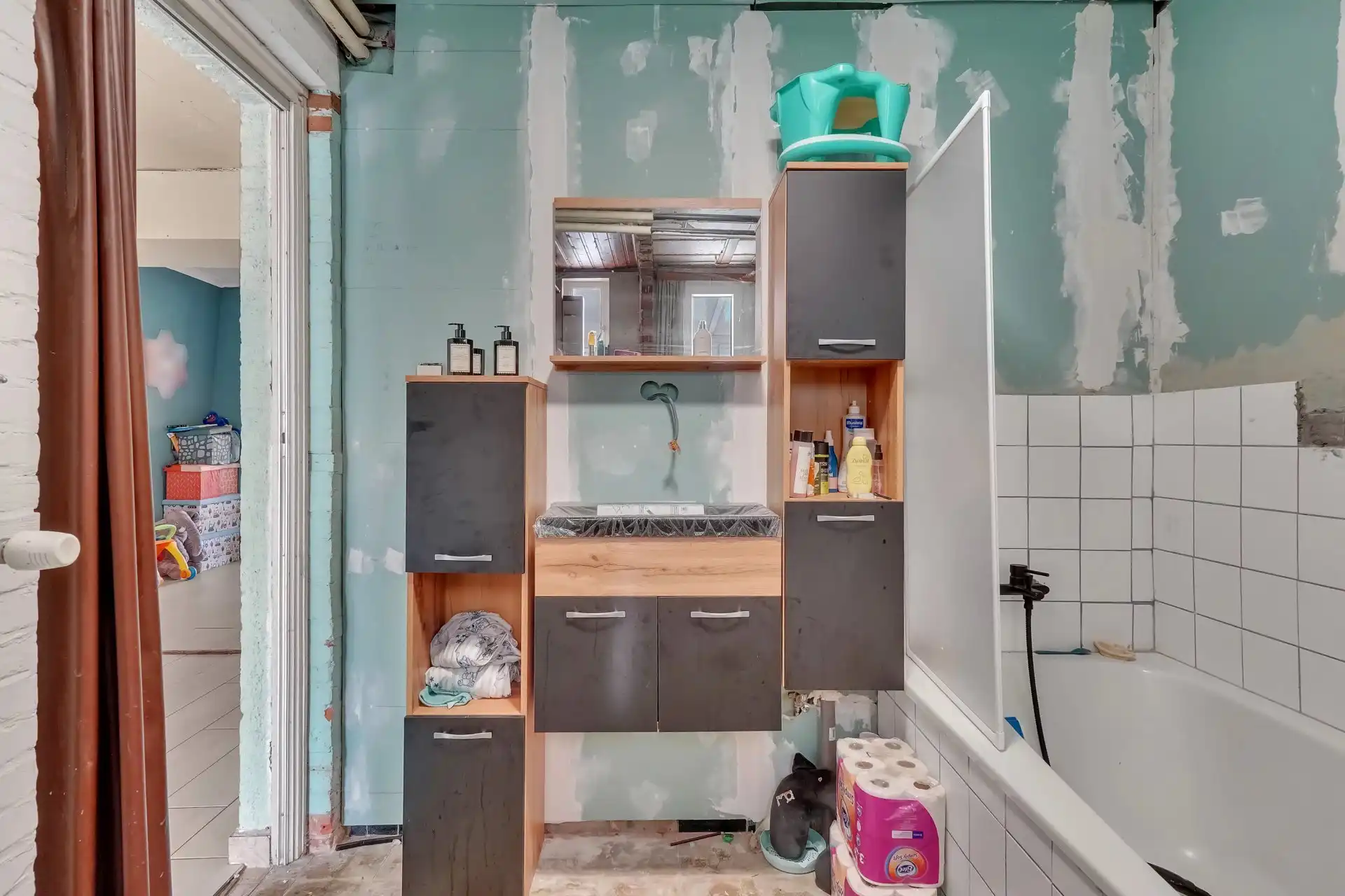 Ruime woning in rustige woonwijk foto 9