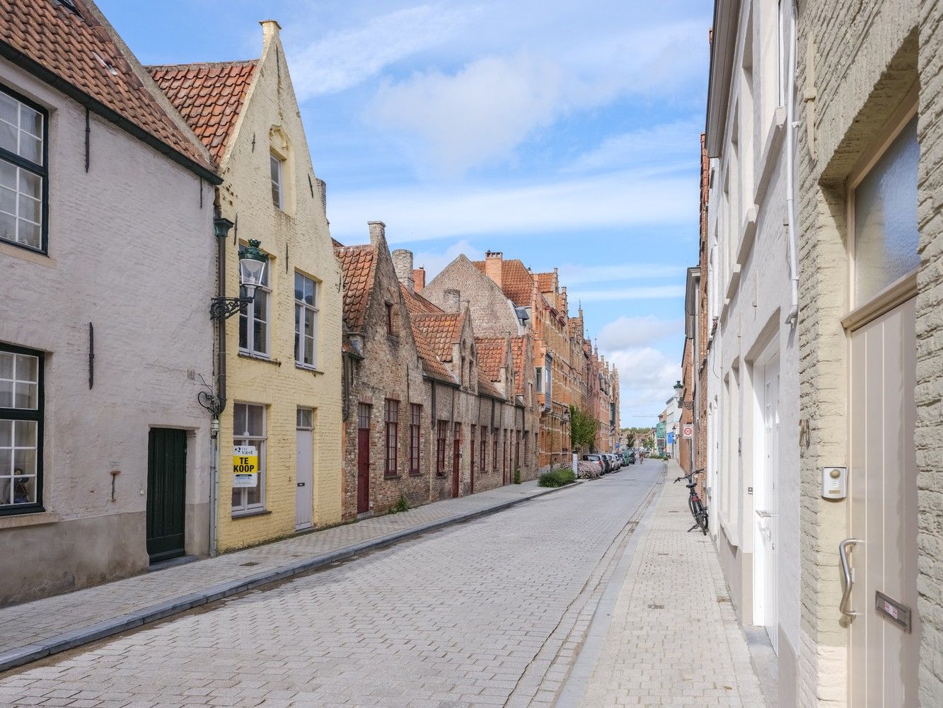 Te renoveren woning in hartje Brugge – Jouw kans om een stukje geschiedenis te bezitten! foto 30