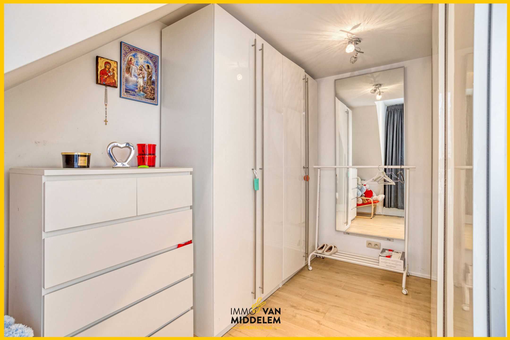 INSTAPKLARE TRIPLEX (+/-166 m²!) MET 4 KAMERS EN DAKTERRAS foto 9