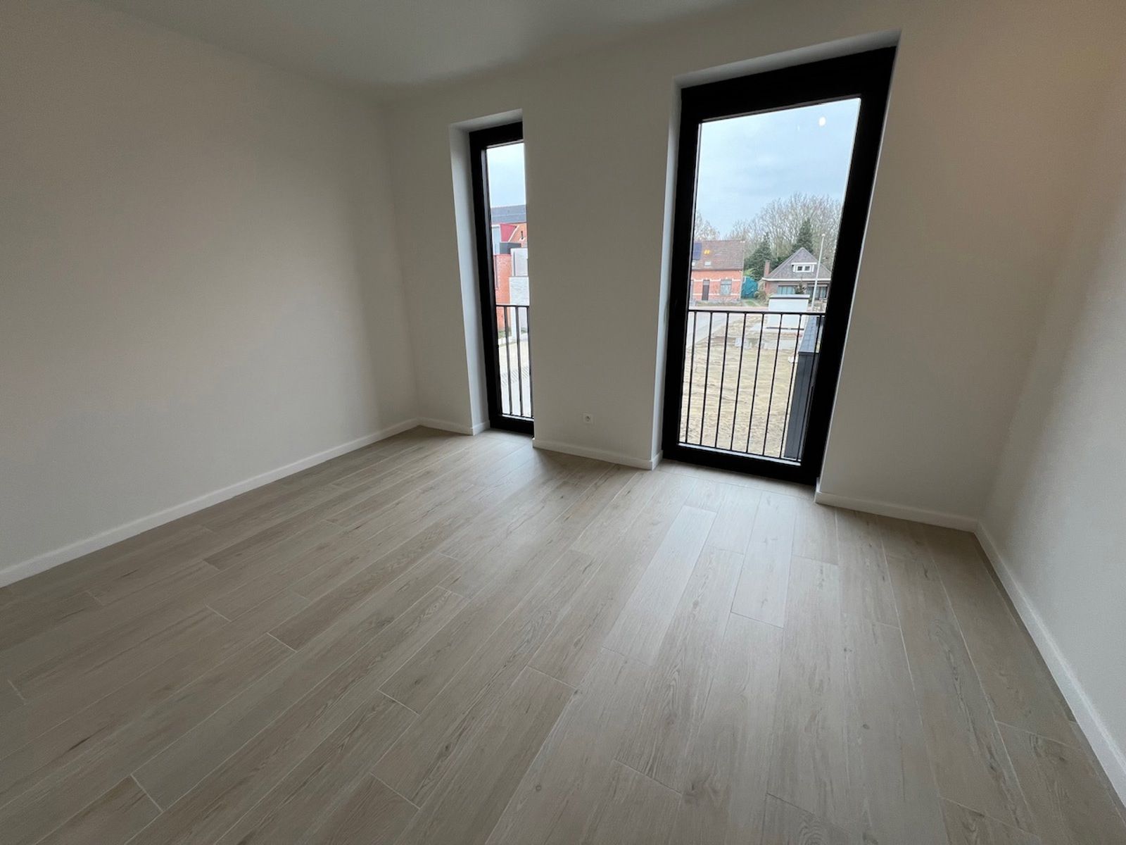 App (2023) met 2 slpk, groot terras (60m²) en carport foto 16