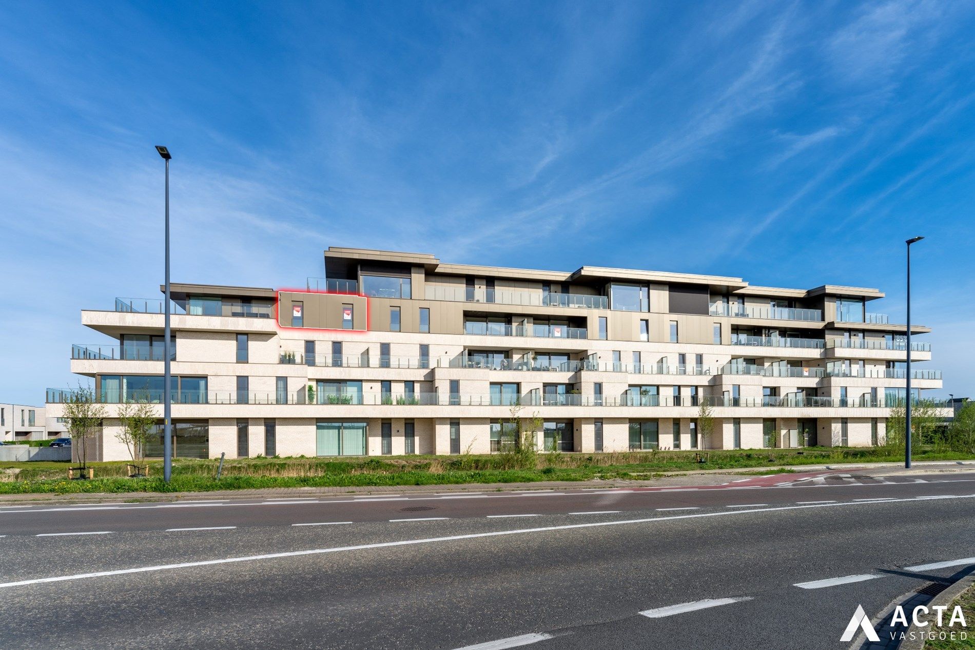 Prachtig Nieuwbouwappartement met 2 slaapkamers en terras foto 1