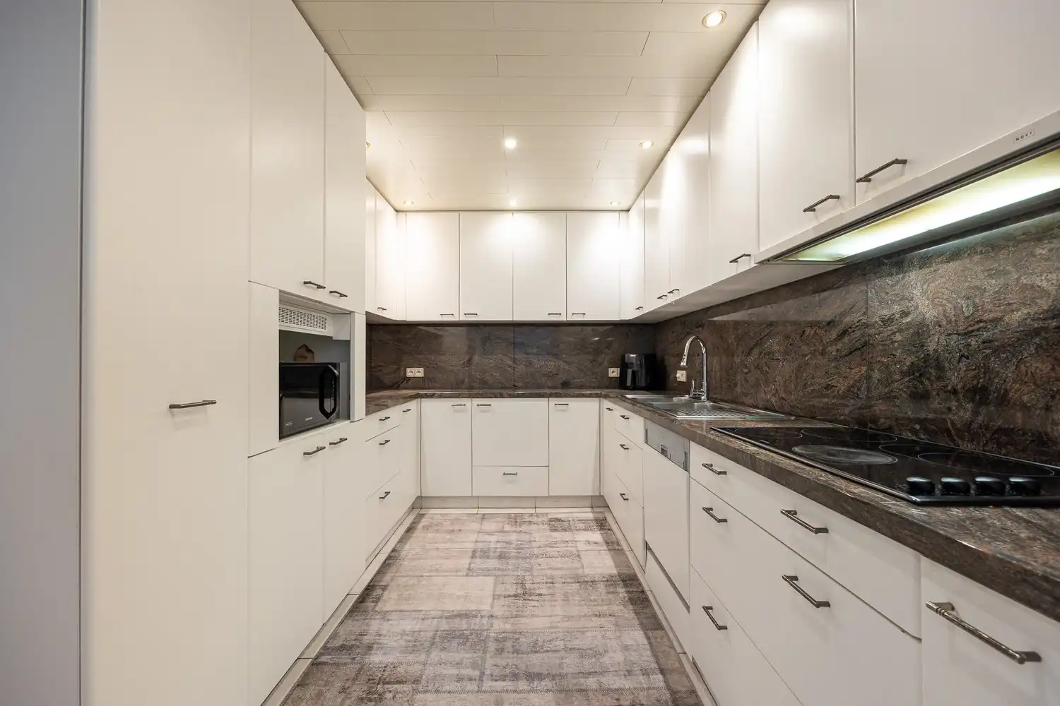 Royaal wonen in Borsbeek - 185 m² appartement met zonnig terras foto 6