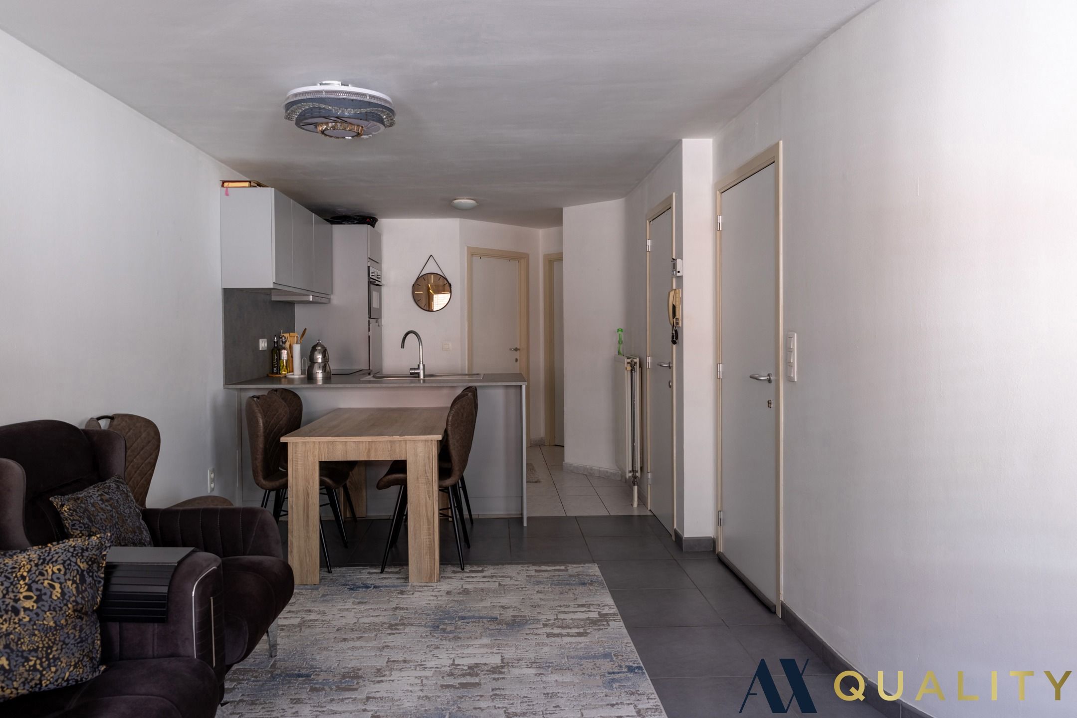 Instapklaar 2 slpk.-appartement  gelegen op de 1ste verdieping foto 4