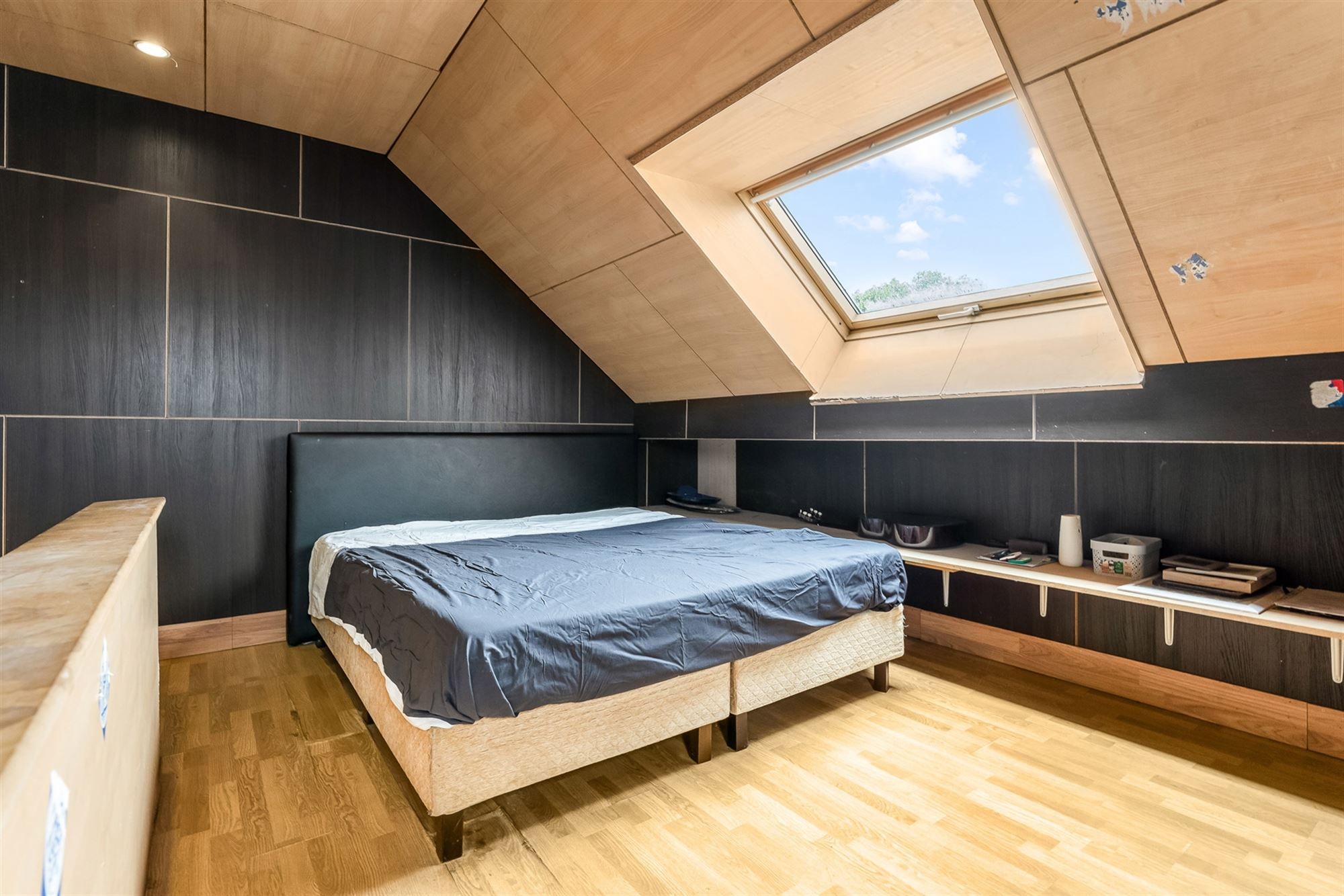 TE RENOVEREN WONING OP 12A86CA MET  RUSTIGE DOCH CENTRALE LIGGING IN STAL foto 14
