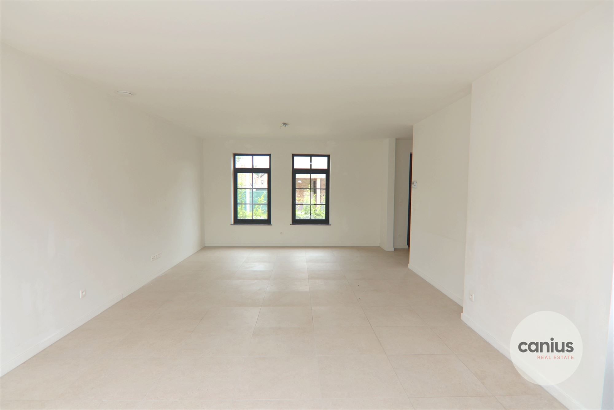 LANDELIJKE WONING MET 3 SLKS EN CARPORT foto 2