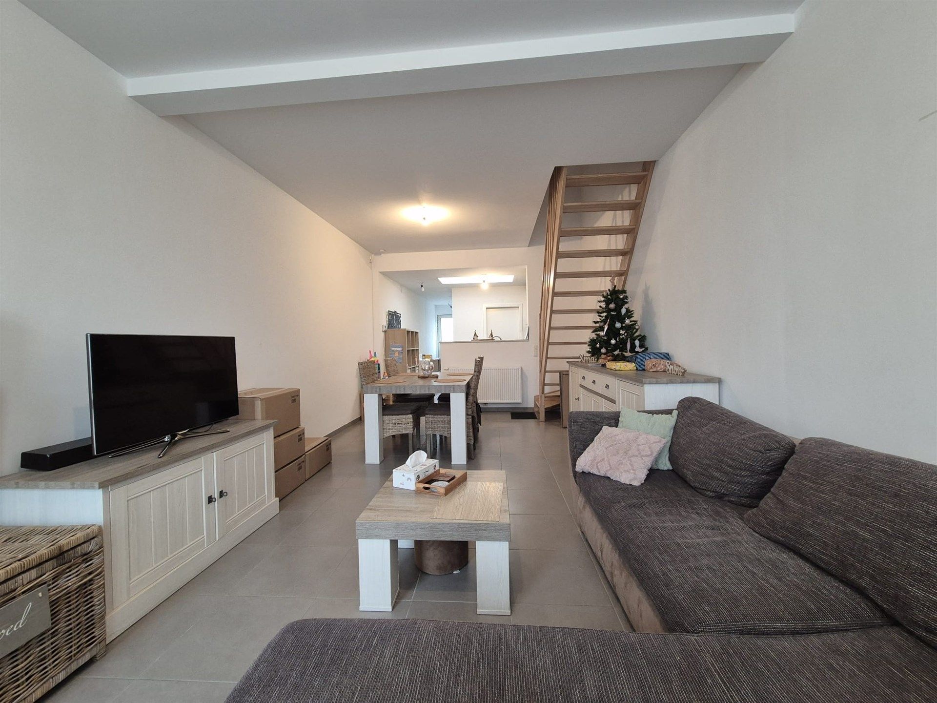 Gerenoveerde knusse rijwoning met tuin.  foto 2