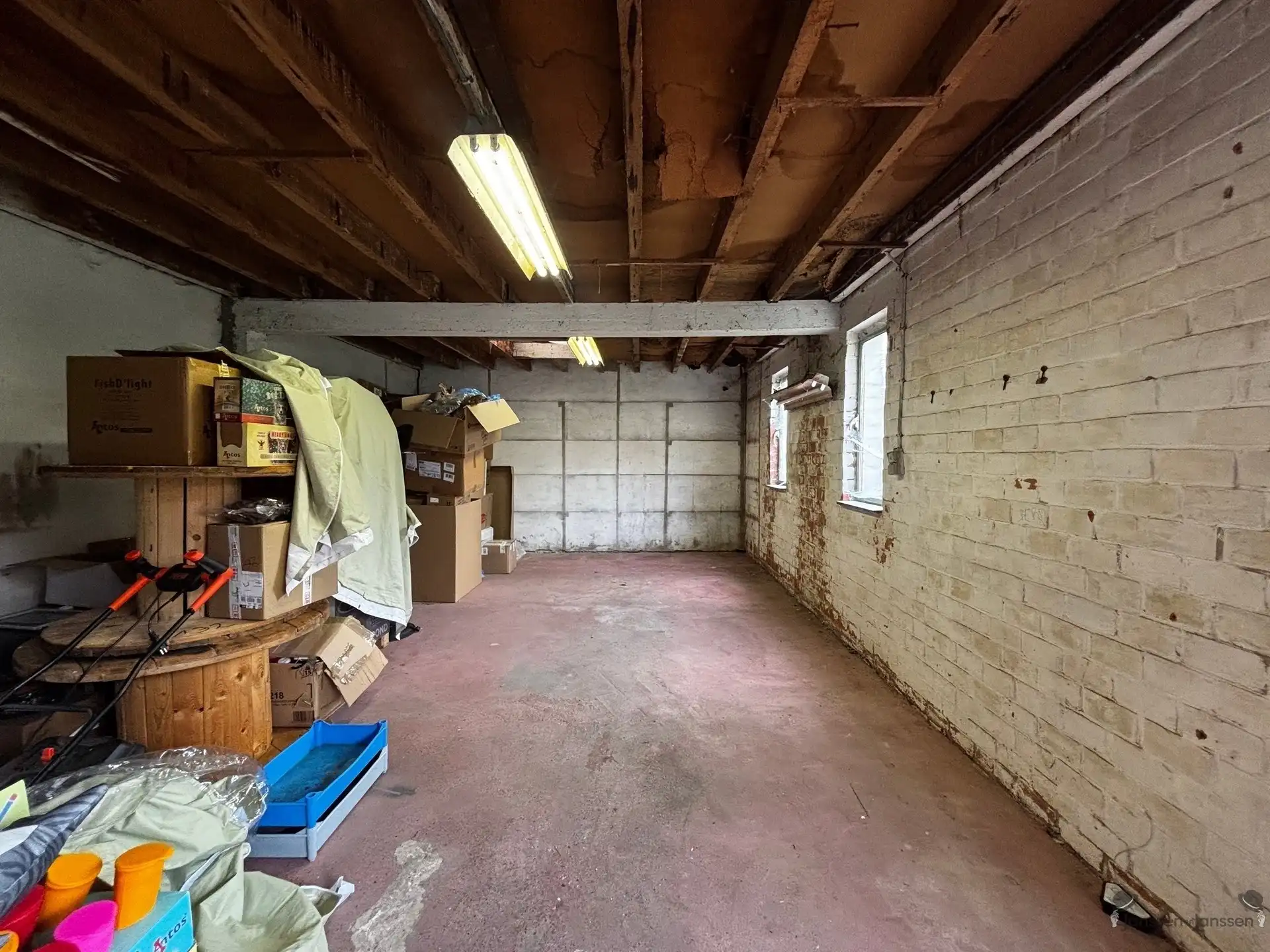 Handelspand met woonst, garage en tuin foto 17