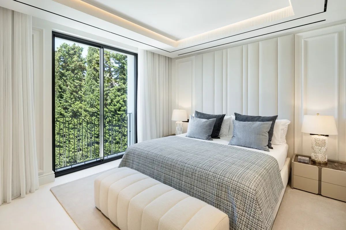 Exclusieve villa in Sierra Blanca met ruime tuin en zwembad – luxe levensstijl op zijn best foto 17