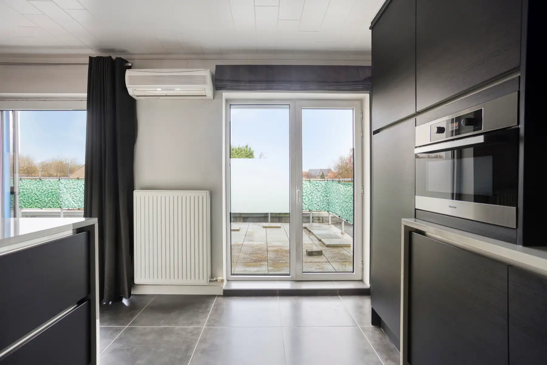 Ruim en fris appartement met 2 slaapkamers te Landen foto 5