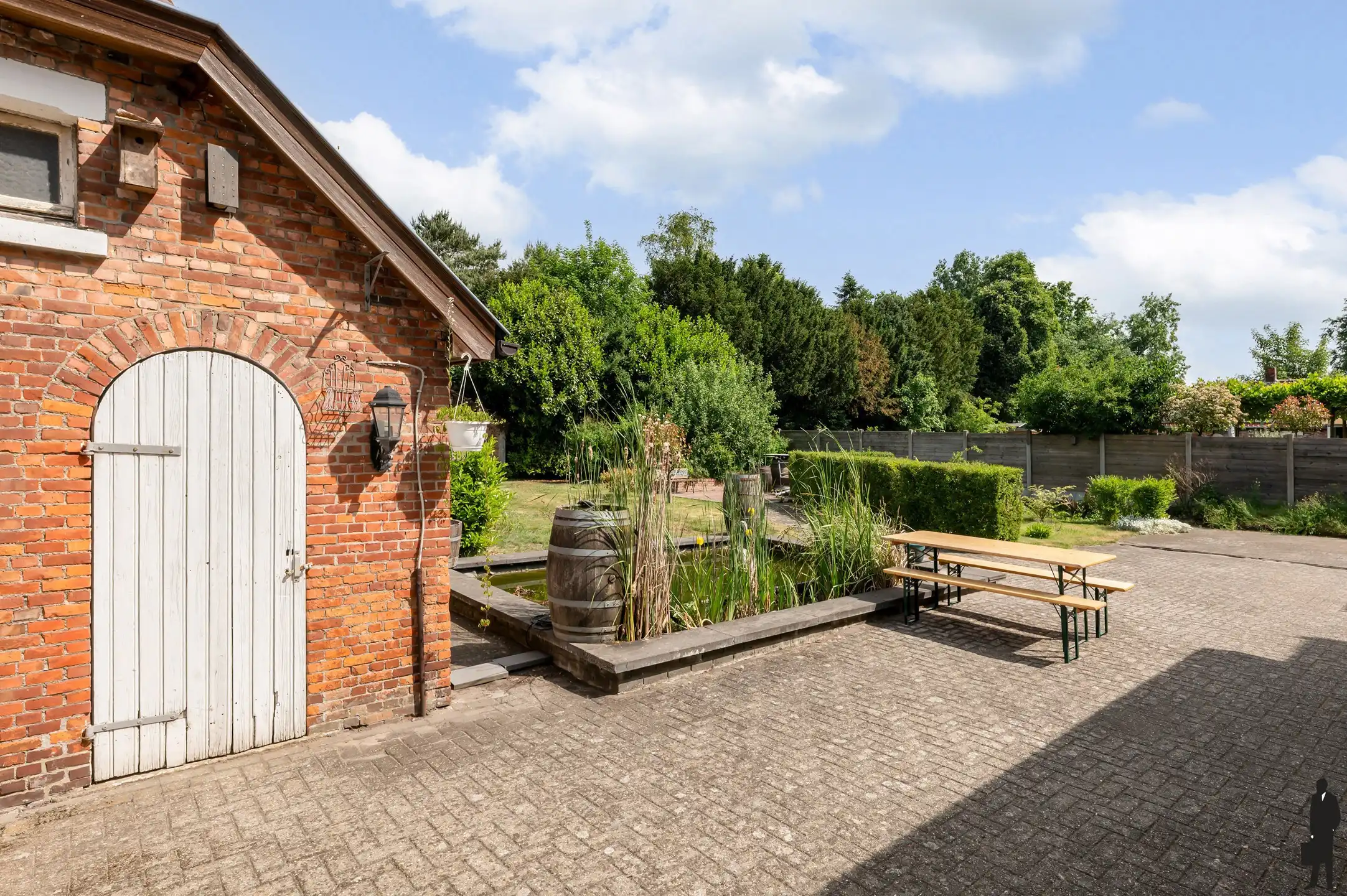 Charmante, zeer ruime, gerenoveerde ingenieursvilla in groen foto 2